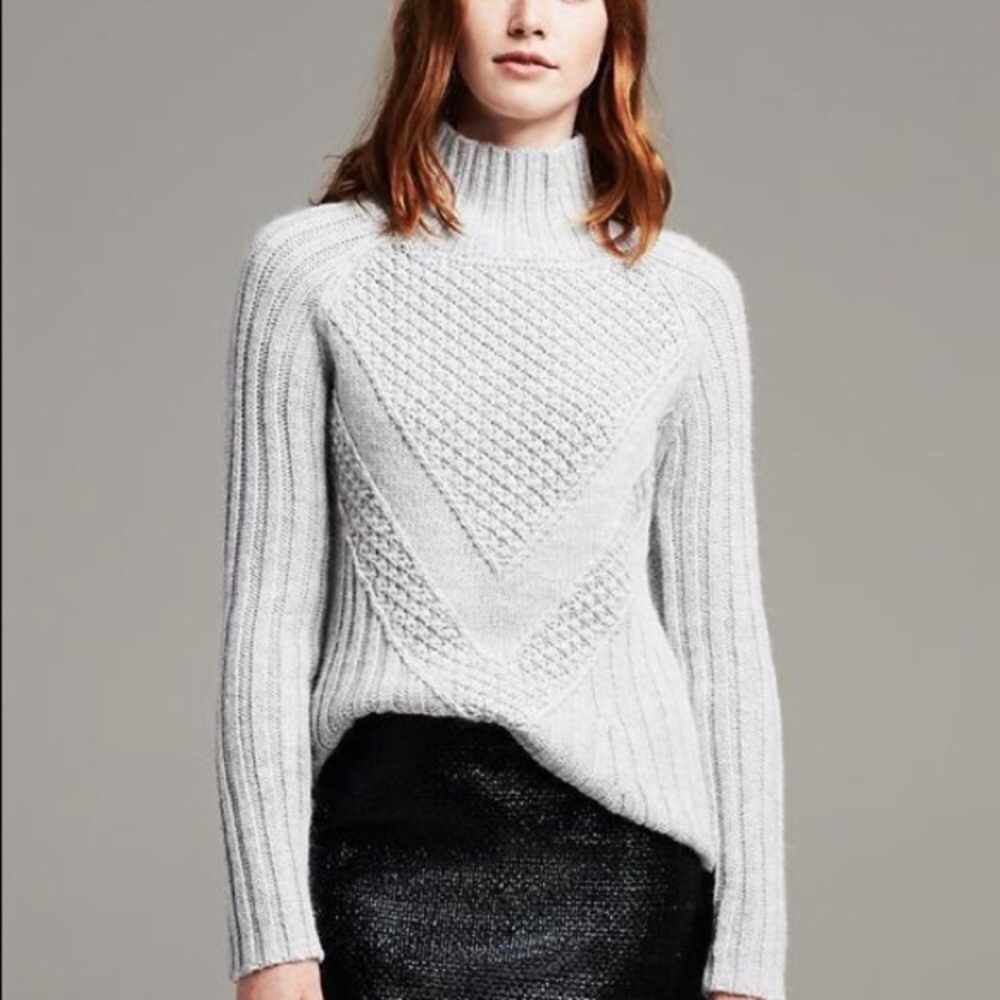 Banana Republic Popcorn Stitch Turtleneck Pullover